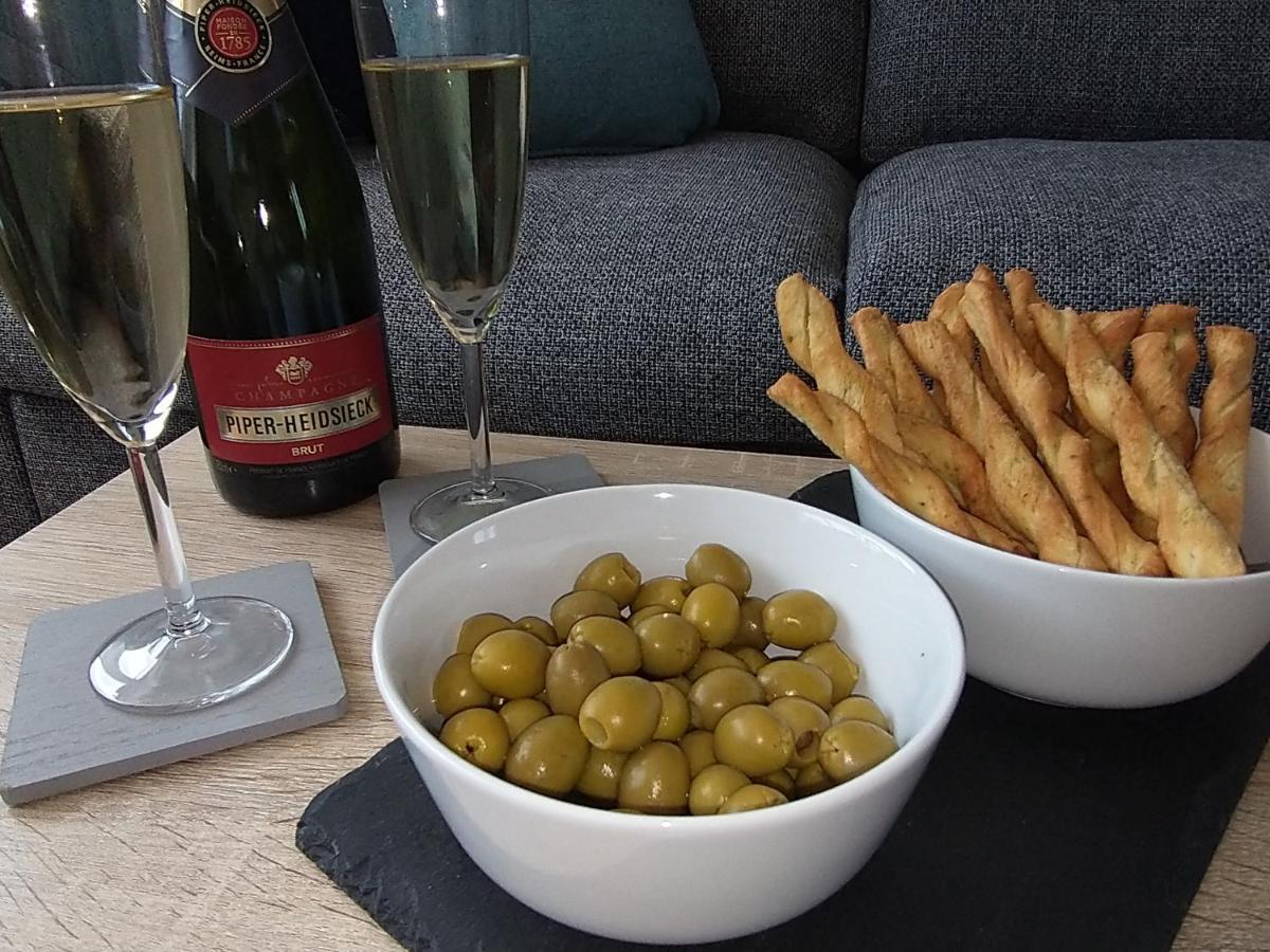 Chipad Mono - Quality City Centre Apartment, With Free Parking Space Chichester Eksteriør bilde